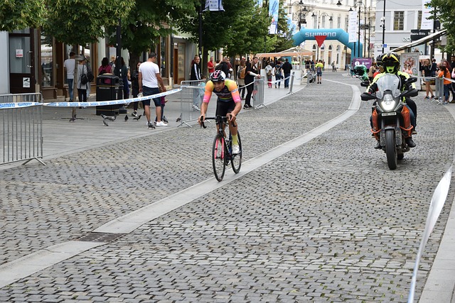 督过程中来 督过程中来